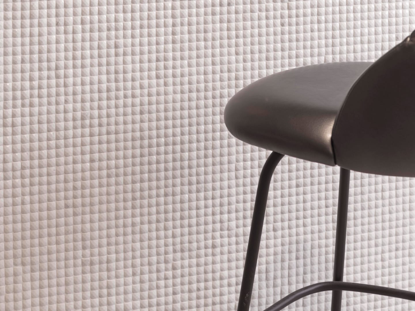 Essential Diamond Persian White