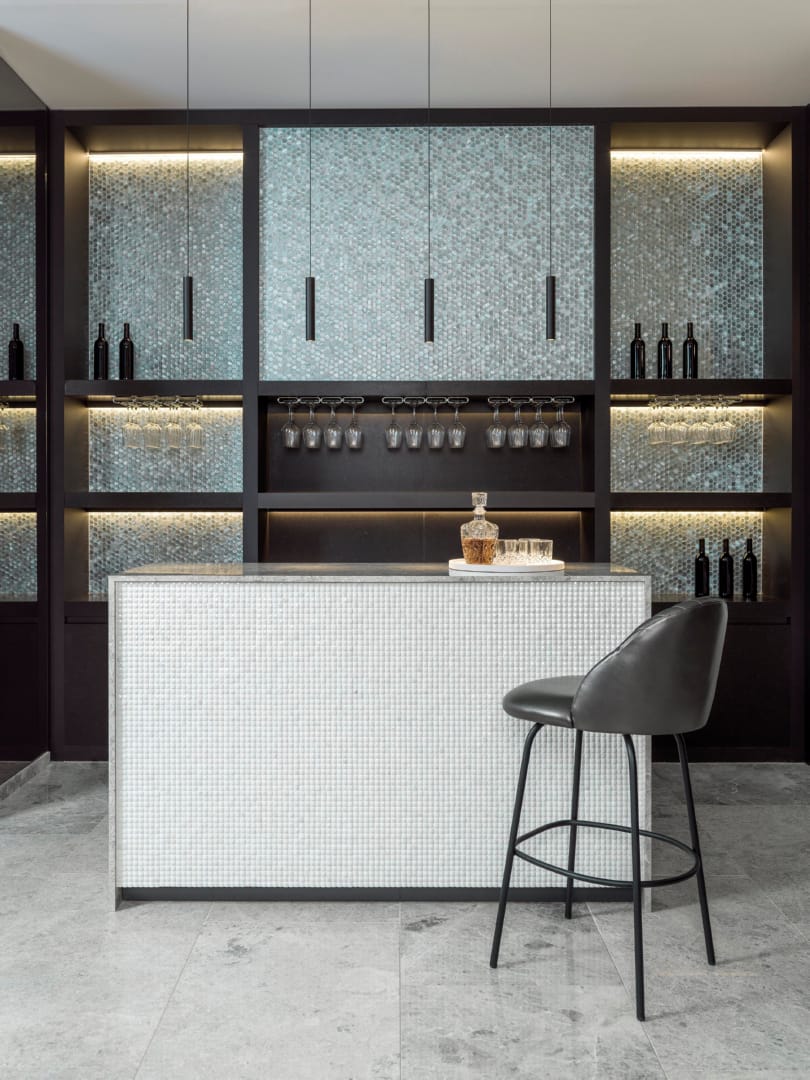 Essential Diamond Persian White